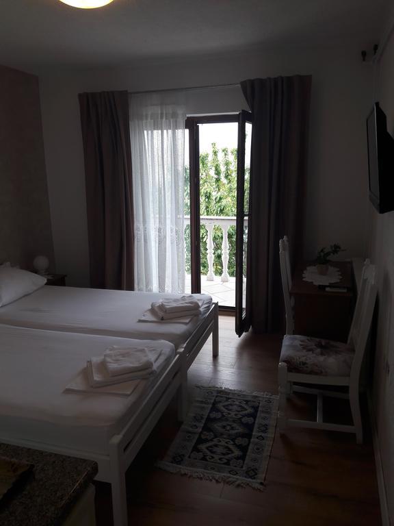 Roza Guest House Сен Екстериор снимка